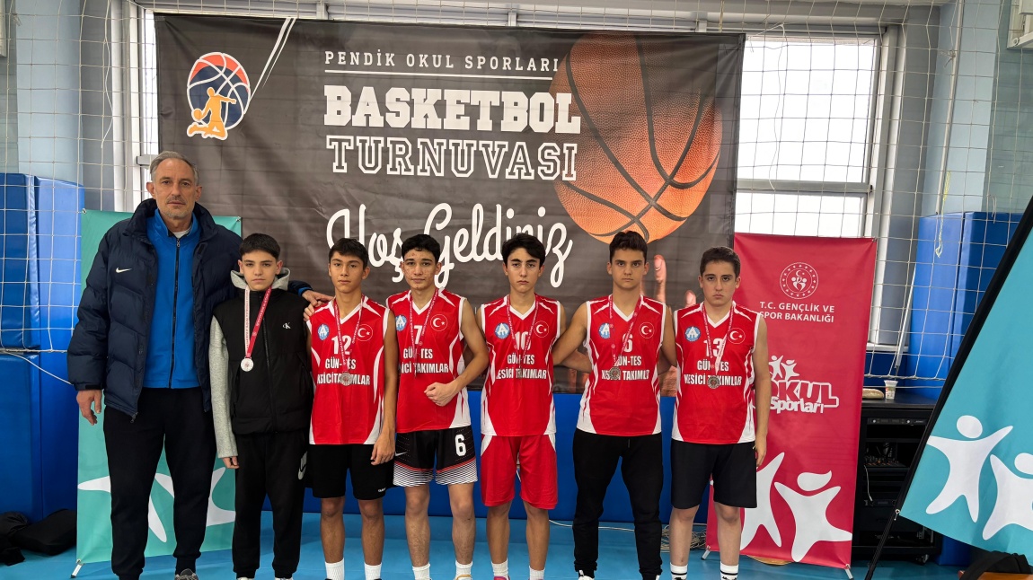 Pendik İlçe Milli Eğitim Müdürlüğümüzün düzenlediği İlçe 3X3 Basketbol Yıldız Erkek müsabakalarında  Yıldız Erkek Basketbol Takımımız  Pendik İlçe 2.si olmuştur. 